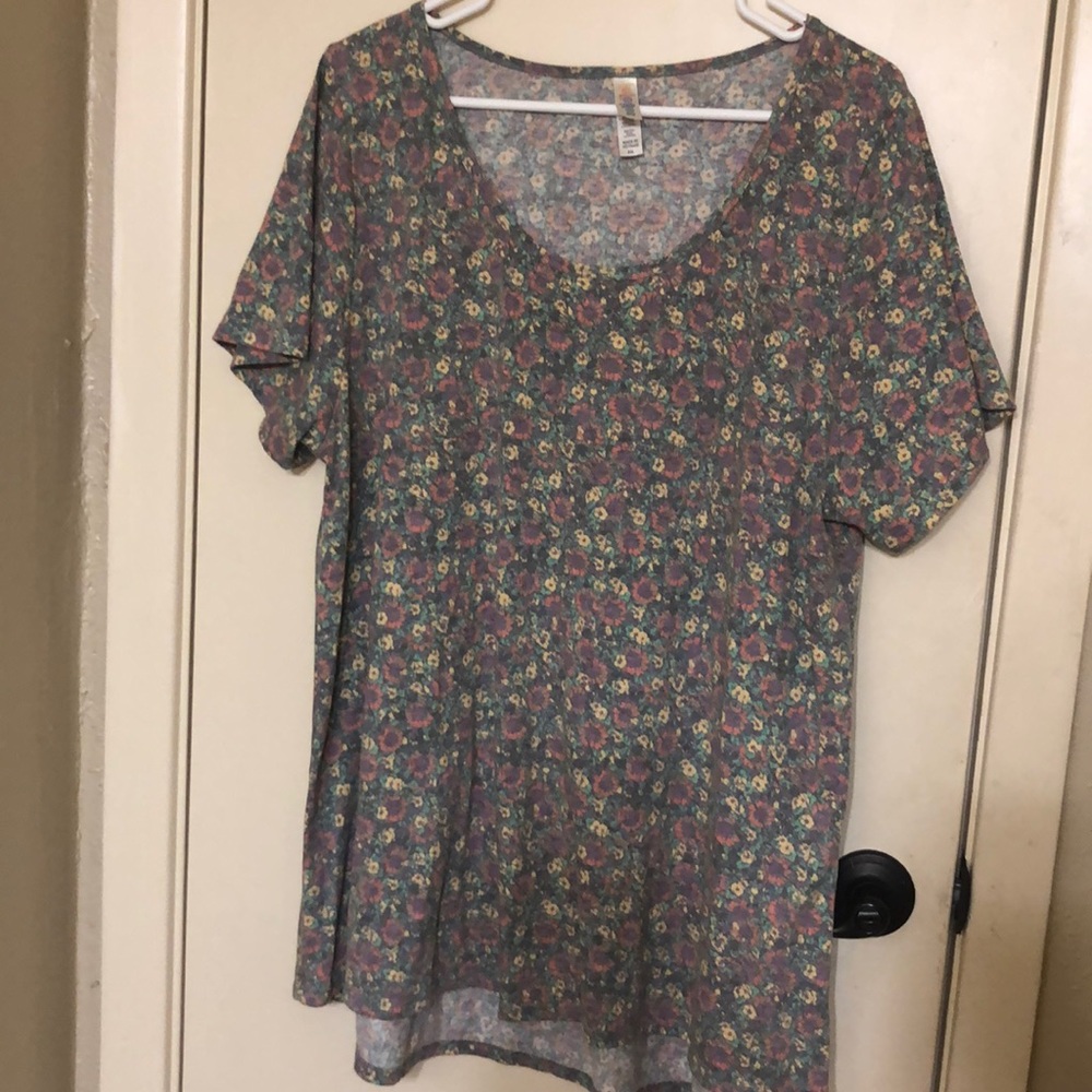 Lularoe classic Tee